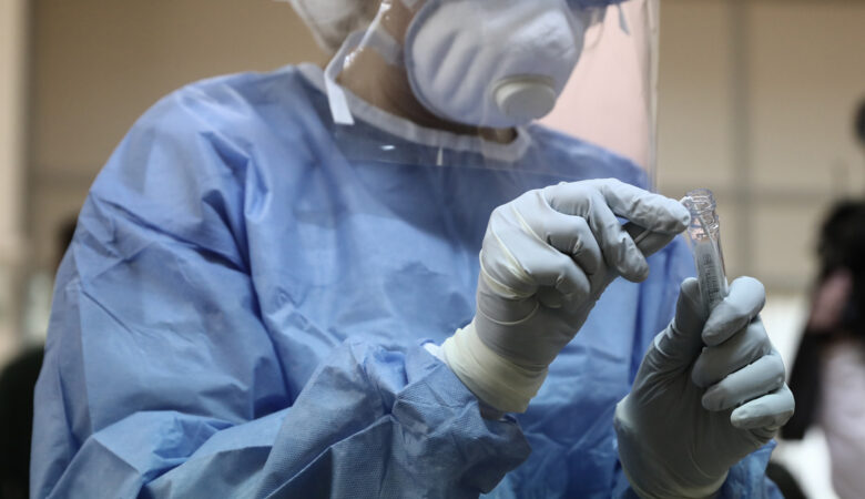 Κορονοϊός: Κλιμάκια γιατρών στην Αίγινα για διαγνωστικά τεστ