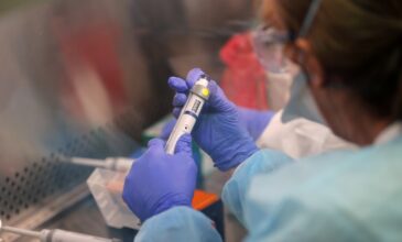 Κορονοϊός: Ένα ή περισσότερα εμβόλια ήδη από φέτος; Η φαρμακευτική βιομηχανία αντιμέτωπη με «κολοσσιαία» προβλήματα