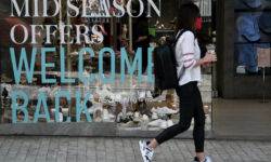 Αύξηση 3,9% σημείωσε ο όγκος των πωλήσεων στο λιανικό εμπόριο τον Αύγουστο