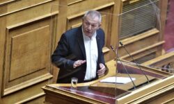 Παφίλης στη Βουλή: Επαναλαμβάνεται το άθλιο σκηνικό που στήνουν ΝΔ-ΣΥΡΙΖΑ ενόψει των εκλογών