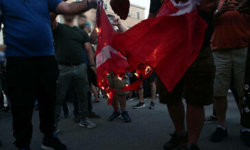 Άγκυρα για κάψιμο τουρκικής σημαίας: Όταν ο στρατός μας πήρε πίσω τη Σμύρνη δεν πάτησε την ελληνική