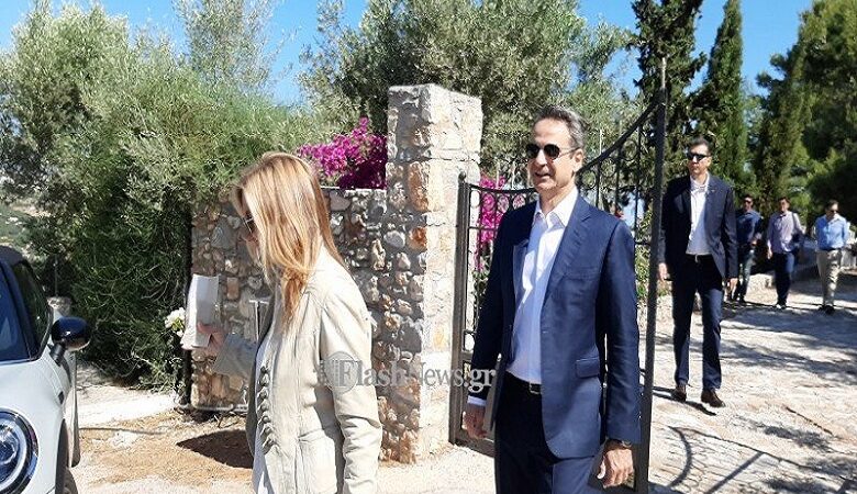 Τρισάγιο στη μνήμη του Κωνσταντίνου Μητσοτάκη παρουσία του πρωθυπουργού