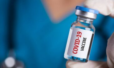 Κορονοϊός στη Βρετανία: Η δοκιμή του εμβολίου της Οξφόρδης έχει 50% πιθανότητα επιτυχίας
