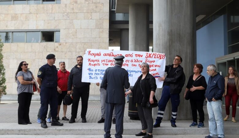 Με συνθήματα υποδέχθηκαν συμβασιούχοι τον πρωθυπουργό στη Θεσσαλονίκη