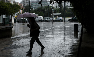 Ισχυρή καταιγίδα έπληξε το απόγευμα την Αθήνα
