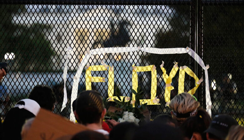 Εισαγγελέας για τον θάνατο του Τζορτζ Φλόιντ: Παρακαλούσε μέχρι την τελευταία ανάσα του