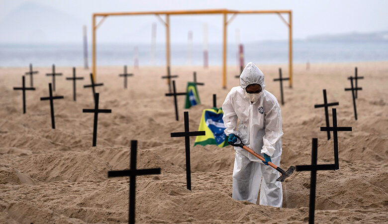 Κορονοϊός: Έσκαψαν συμβολικά 100 τάφους στην Κοπακαμπάνα του Ρίο