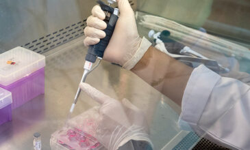 Κορονοϊός: Eμβόλιο παρήγαγε αντισώματα- Έτοιμο για τελικές δοκιμές