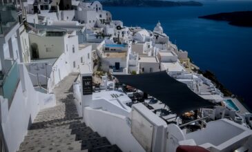 Το ZDF στη Σαντορίνη για το άνοιγμα του ελληνικού τουρισμού