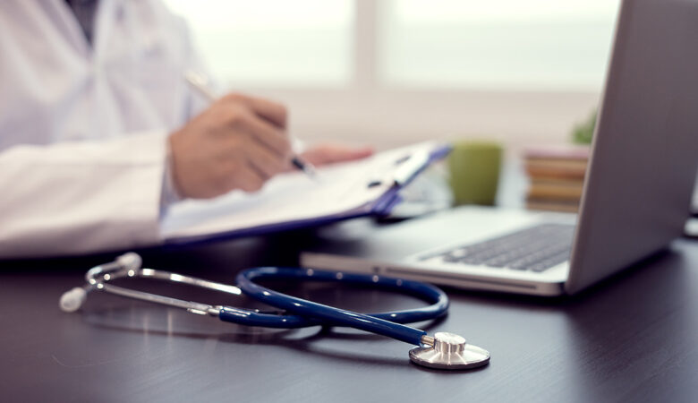 Προσωπικός γιατρός: Ξεκινά σήμερα η εγγραφή – Ποια είναι η διαδικασία