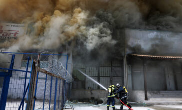 Πύρινη «κόλαση» στον Ασπρόπυργο – Στις φλόγες εγκαταστάσεις εργοστασίων