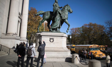 Απομακρύνεται άγαλμα του Ρούζβελτ στη Νέα Υόρκη λόγω ρατσιστικού συμβολισμού
