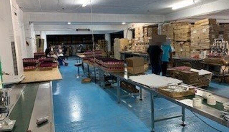 Είχαν στήσει παρασκευαστήριο «μαϊμού» αρωμάτων στην Κρήτη – Δείτε βίντεο