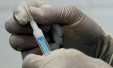 Αρχίζει από τη Μόρια ο εμβολιασμός σε 17 δομές φιλοξενίας προσφύγων