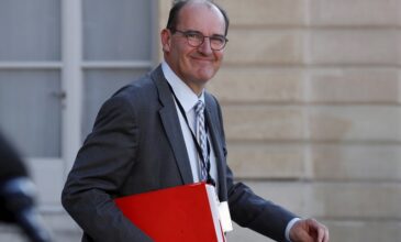 Ζαν Καστέξ: Θετικός στον κορονοϊό ο πρωθυπουργός της Γαλλίας