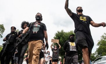 Διαδήλωση οπλισμένων Αφροαμερικανών στην Ατλάντα των ΗΠΑ
