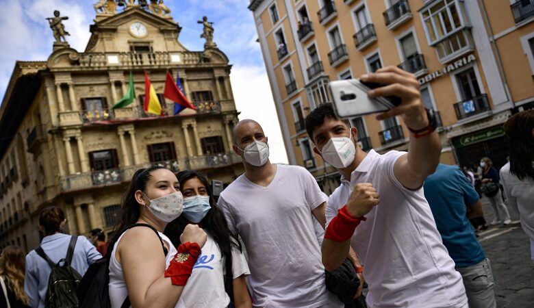 Κορονοϊός: Εκτοξεύτηκαν στα 2.935 τα ημερήσια κρούσματα στην Ισπανία