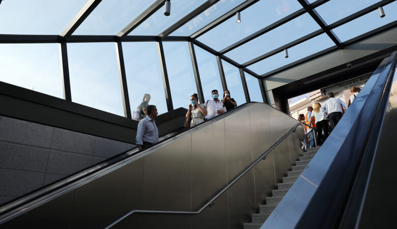 Ξεκίνησαν σήμερα τα δρομολόγια των νέων σταθμό του μετρό: Σύνταγμα – Νίκαια σε 14 λεπτά