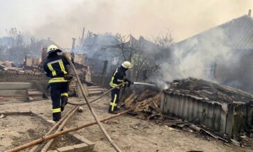 Φονικές πυρκαγιές μαίνονται στην ανατολική Ουκρανία