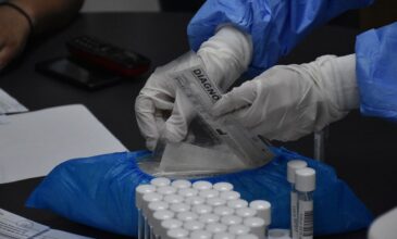 Κορονοϊός: Ίχνη του ιού βρέθηκαν σε συσκευασίες κατεψυγμένων θαλασσινών στην Κίνα