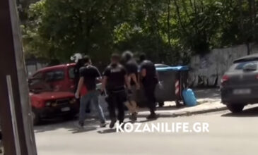Επίθεση με τσεκούρι στην Κοζάνη: Για απόπειρα ανθρωποκτονίας κατά συρροή ο 45χρονος – Δείτε βίντεο