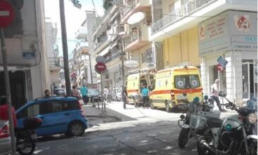 Εισβολή άνδρα με τσεκούρι στη ΔΟΥ Κοζάνης: Τέσσερις τραυματίες, οι δύο σοβαρά