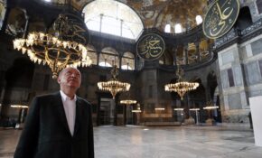 Νέες προκλήσεις από Ερντογάν: «Δεύτερη άλωση η μετατροπή της Αγιάς Σοφιάς σε τζαμί»