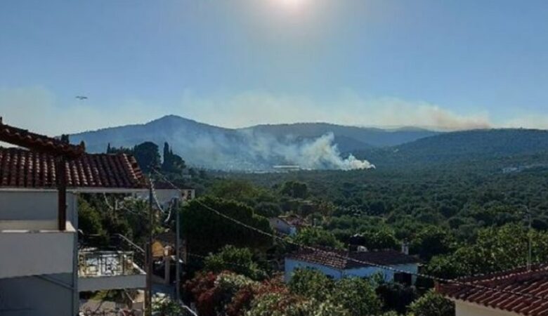 Δεύτερο μέτωπο της πυρκαγιάς στη Λέσβο κοντά στο ΚΥΤ της Μόριας