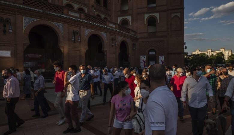 Κορονοϊός: Υποχρεωτική η χρήση μάσκας σε όλους τους χώρους στην Μαδρίτη