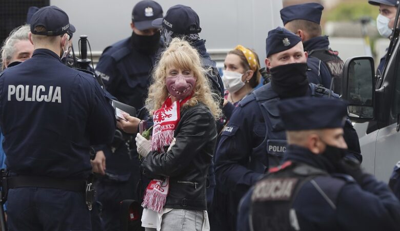 Κορονοϊός: Ρεκόρ ημερήσιων κρουσμάτων ανακοίνωσαν Σλοβακία και Πολωνία