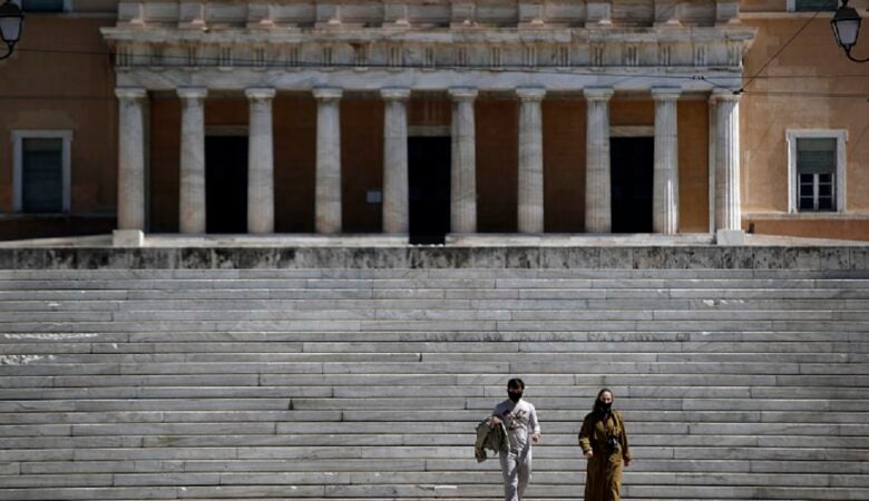 Κορονοϊός: «Έκρηξη» νέων κρουσμάτων στην Αττική- Αύξηση σε Θεσσαλονίκη και στις πύλες εισόδου