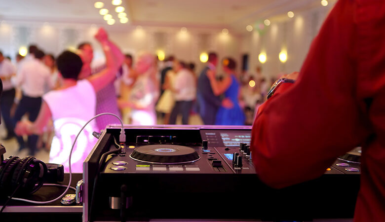Κορονοϊός: Τι είπε ο DJ που βρέθηκε θετικός μετά το γαμήλιο γλέντι στη Θεσσαλονίκη