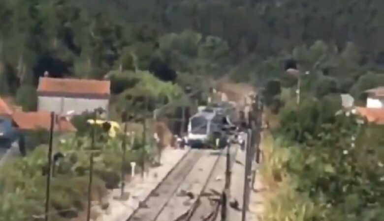 Δύο νεκροί και δεκάδες τραυματίες σε σιδηροδρομικό δυστύχημα στην Πορτογαλία