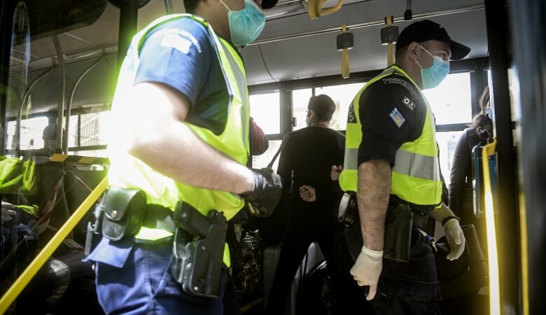 Κορονοϊός: Συνεχείς έλεγχοι από την ΕΛ.ΑΣ.: Τέσσερις συλλήψεις και 523 πρόστιμα για μη χρήση μάσκας
