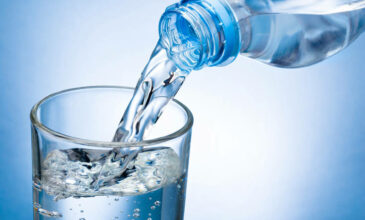 Ποια είναι η κατάλληλη ώρα της μέρας για να πίνεις περισσότερο νερό