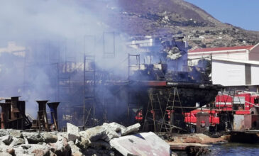 Έκρηξη σε ναυπηγείο στη Σύρο: Πήρε φωτιά θαλαμηγός