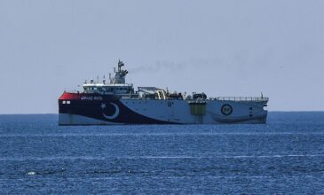 Νοτιοανατολικά κινείται πλέον το Oruc Reis – Συνοδεύεται από μονάδες του τουρκικού Ναυτικού