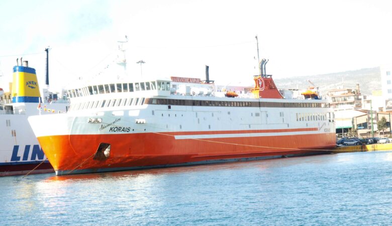 Βλάβη στο πλοίο «Αδαμάντιος Κοραής», με 597 επιβάτες