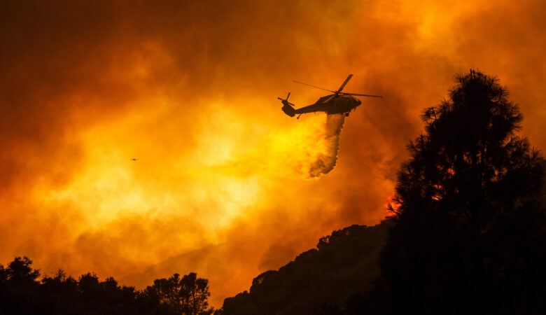 Γιγαντιαία φωτιά στην Καλιφόρνια -Έχουν κινητοποιηθεί πάνω από 300 πυροσβέστες