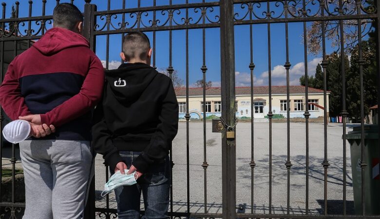 Κορονοϊός: Εισήγηση να κλείσουν τα σχολεία σε όλη την Ελλάδα για δύο εβδομάδες
