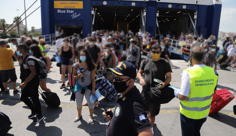 Κορονοϊός: Αρνητικά όλα τα τεστ στους ελέγχους στα λιμάνια Πειραιά και Ραφήνας
