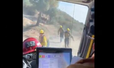 Ταύρος παίρνει στο κυνήγι πυροσβέστες που τρέχουν να σωθούν- Δείτε το βίντεο