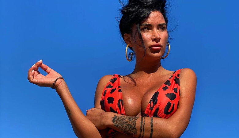 Daniela Crudu: Η σέξι παρουσιάστρια που ανάβει φωτιές στην ρουμανική τηλεόραση