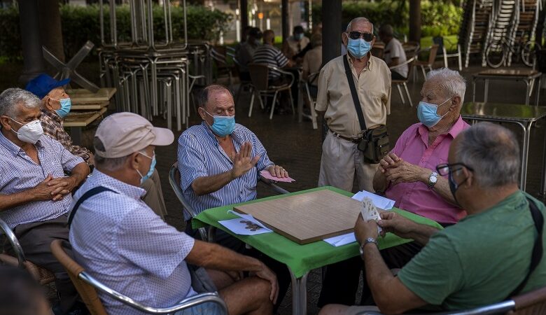 Κορονοϊός: «Δεν πάνε καλά τα πράγματα» προειδοποιούν οι αρχές δημόσιας υγείας στην Ισπανία