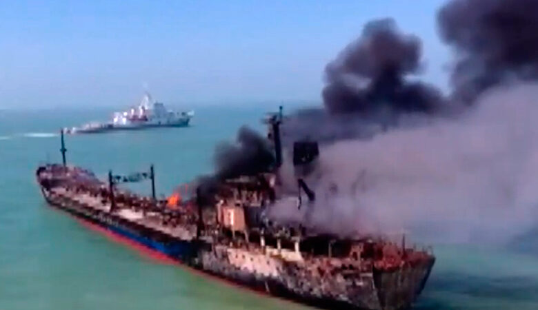 Σύγκρουση πετρελαιοφόρου με φορτηγό πλοίο στη Σανγκάη- 14 αγνοούμενοι