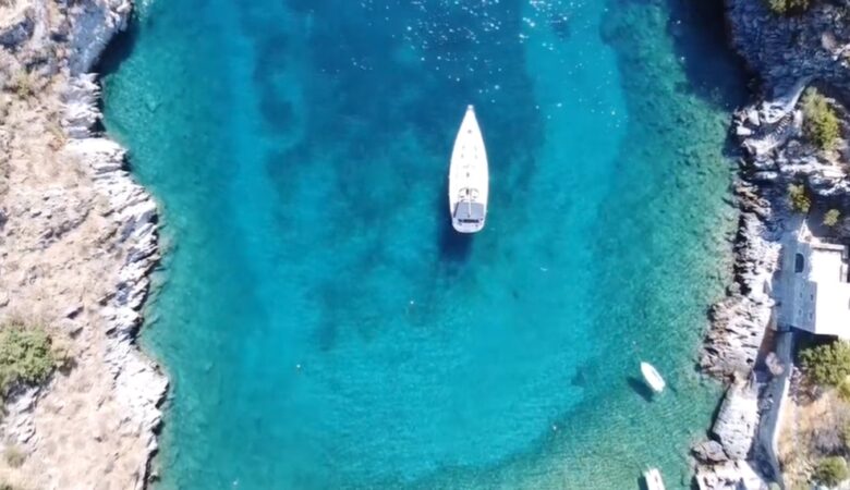 Αλύπα: Η μυστική παραλία στον Όρμο της Νύμφης