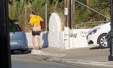 Τουρίστας κάνει βόλτα με κατεβασμένο παντελόνι στα Χανιά