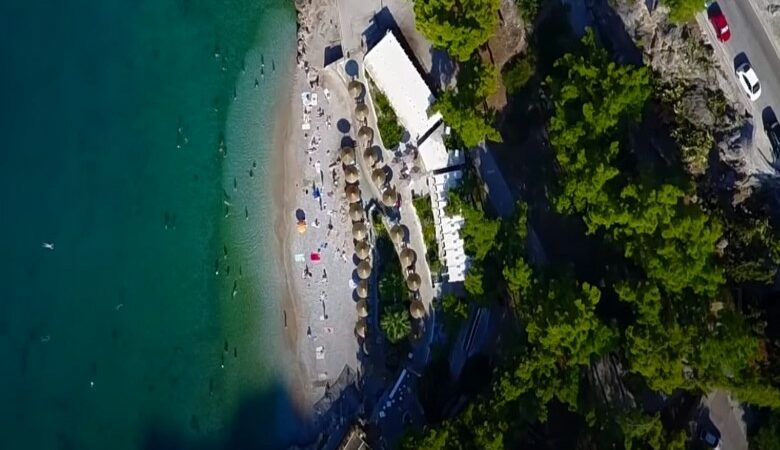Αρβανιτιά: Η μικρή αλλά συγκλονιστικής ομορφιάς παραλία