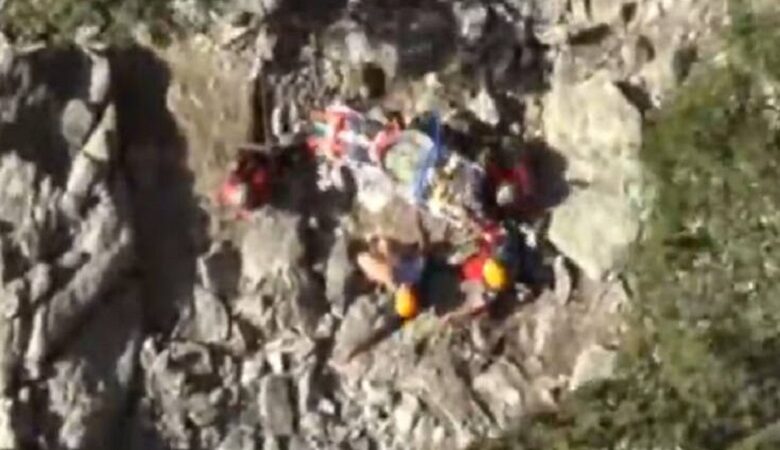 Βίντεο με τη διάσωση ορειβάτη από δύσβατη χαράδρα της Σαμοθράκης