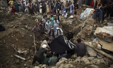 Τραγωδία στο Αφγανιστάν: Καταστράφηκε η πόλη Σαρικάρ- Τουλάχιστον 100 νεκροί